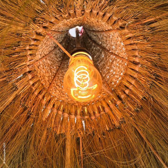 Suspension en Herbes Rayung couleur naturel, Luminaire Végétal à suspendre.