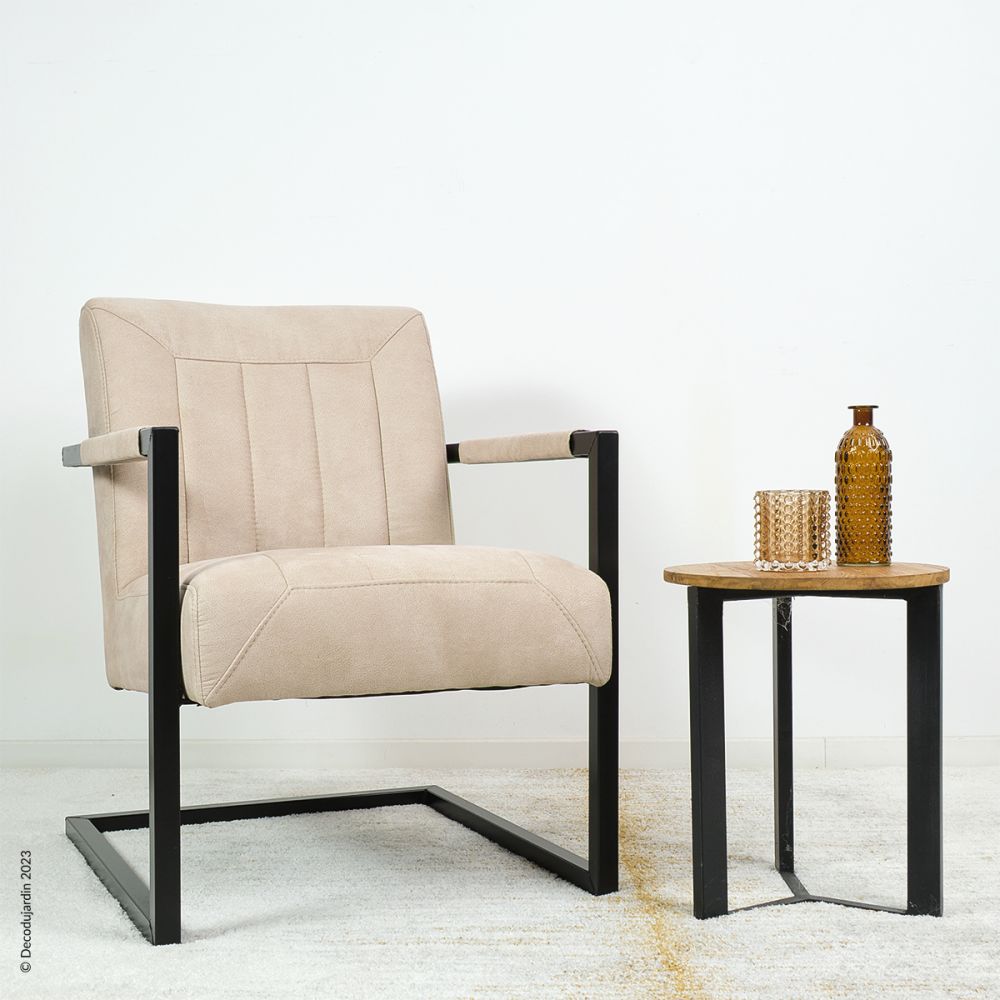 Fauteuil Lounge Mourice 2, tissu beige finition Nubuck. Fauteuil Lounge Mourice 2, tissu beige finition Nubuck.