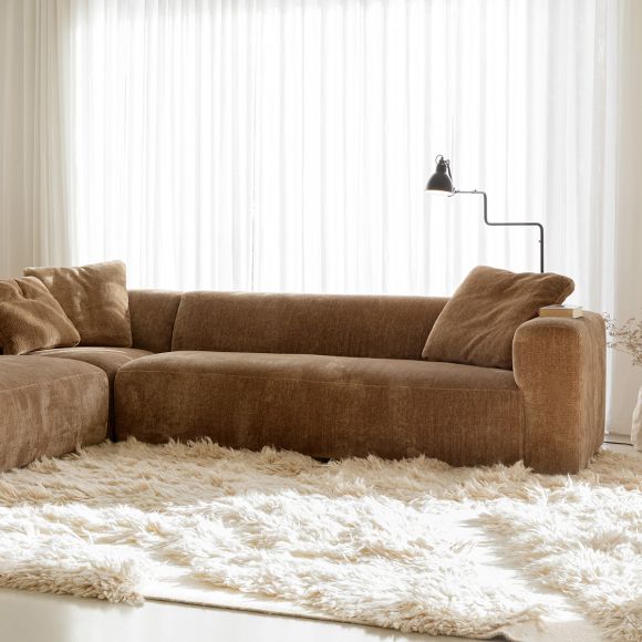 Canapé d'angle 5 places Annie Sits, tissus chenille beige et design contemporain.